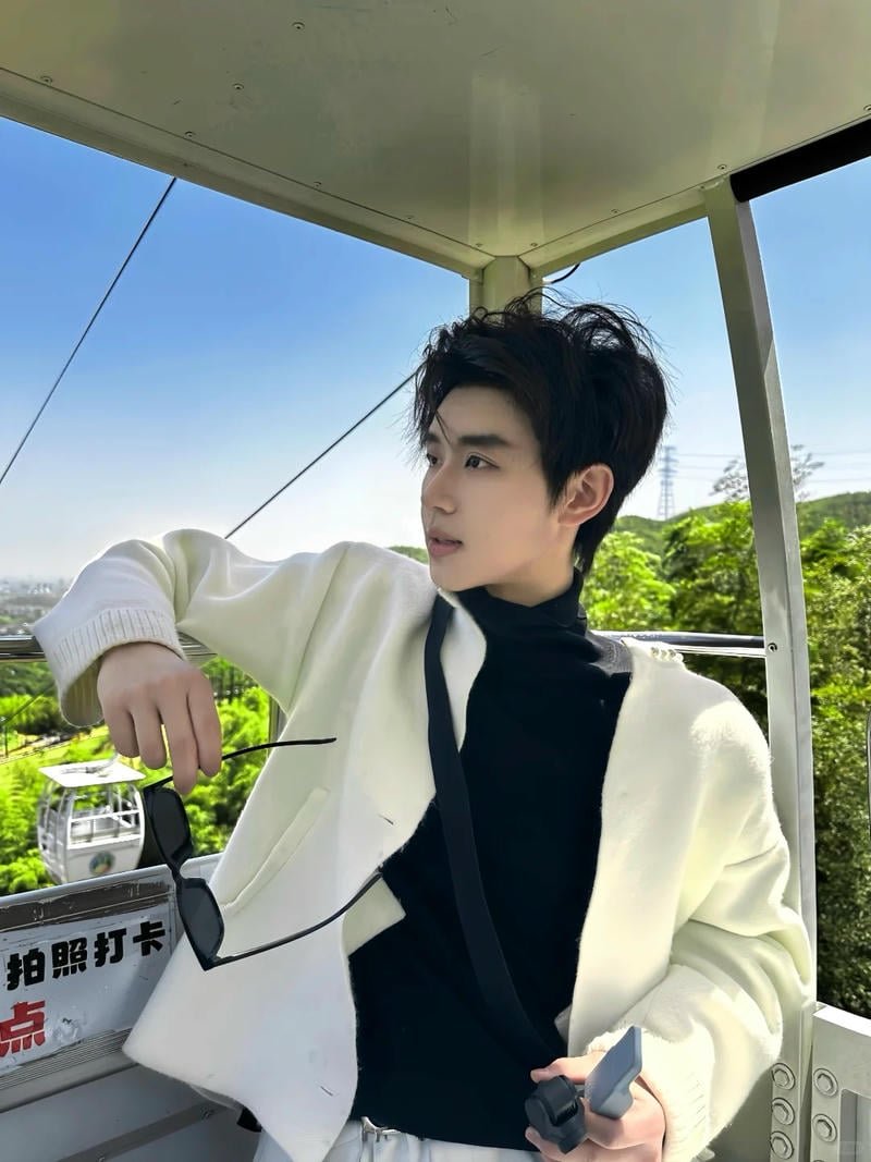 Bộ hình ảnh trai đẹp 18 tuổi cuốn hút