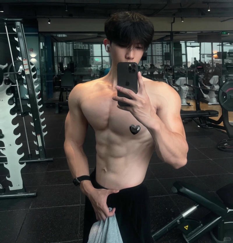 Bộ hình ảnh trai đẹp 6 múi săn sắc nét