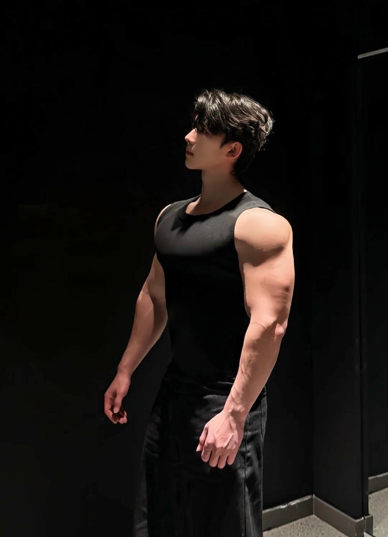 Bộ hình ảnh trai đẹp cơ bắp sắc nét