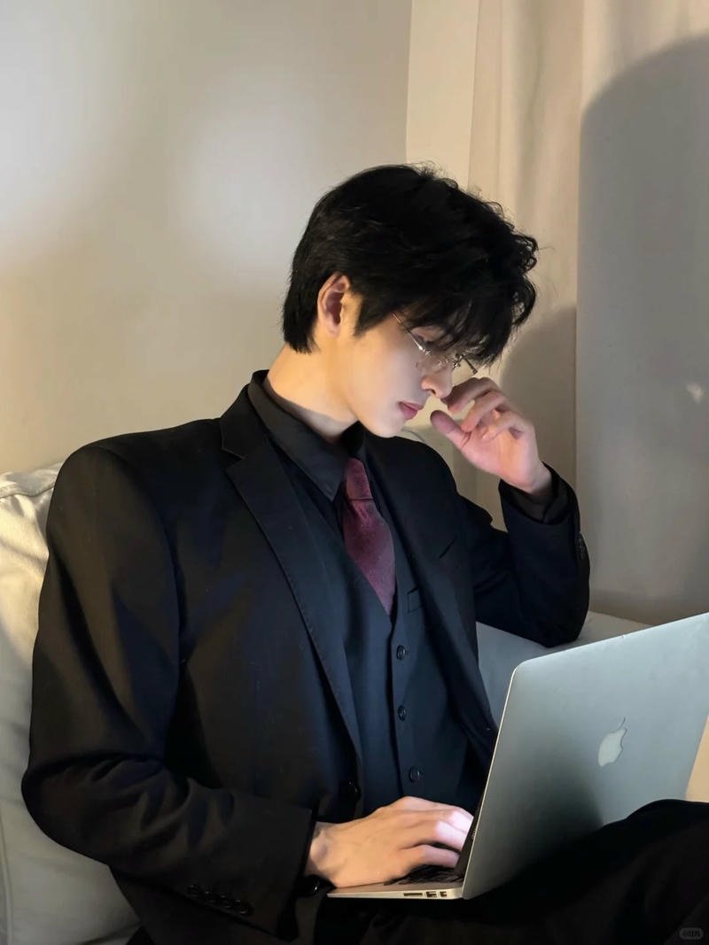 Bộ sưu tập hình ảnh trai đẹp mặc vest mới nhất