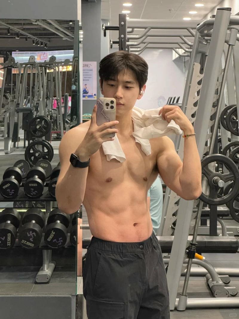 Hình ảnh trai đẹp 6 múi mới nhất