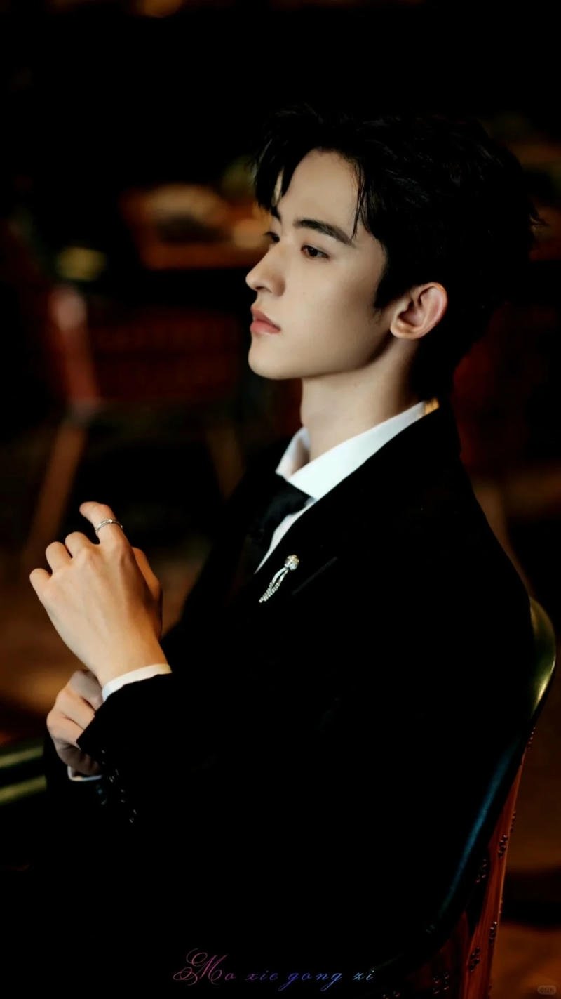 Hình ảnh trai đẹp mặc vest mới nhất