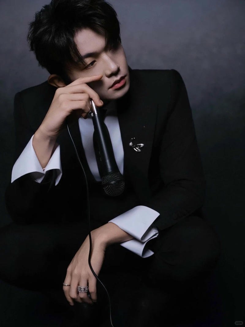 Khám phá hình ảnh trai đẹp mặc vest mới nhất