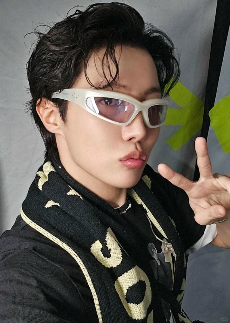 Loạt hình ảnh j-hope độc quyền