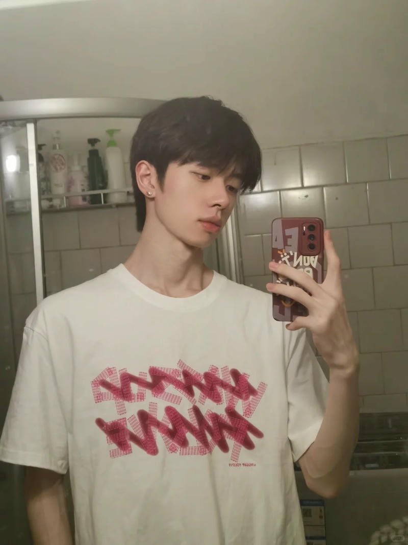 Loạt hình ảnh trai đẹp 18 tuổi cuốn hút