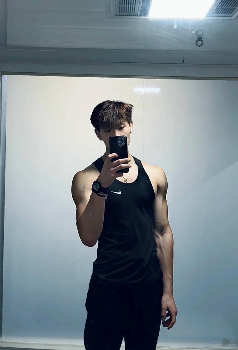 Loạt hình ảnh trai đẹp cơ bắp độc quyền