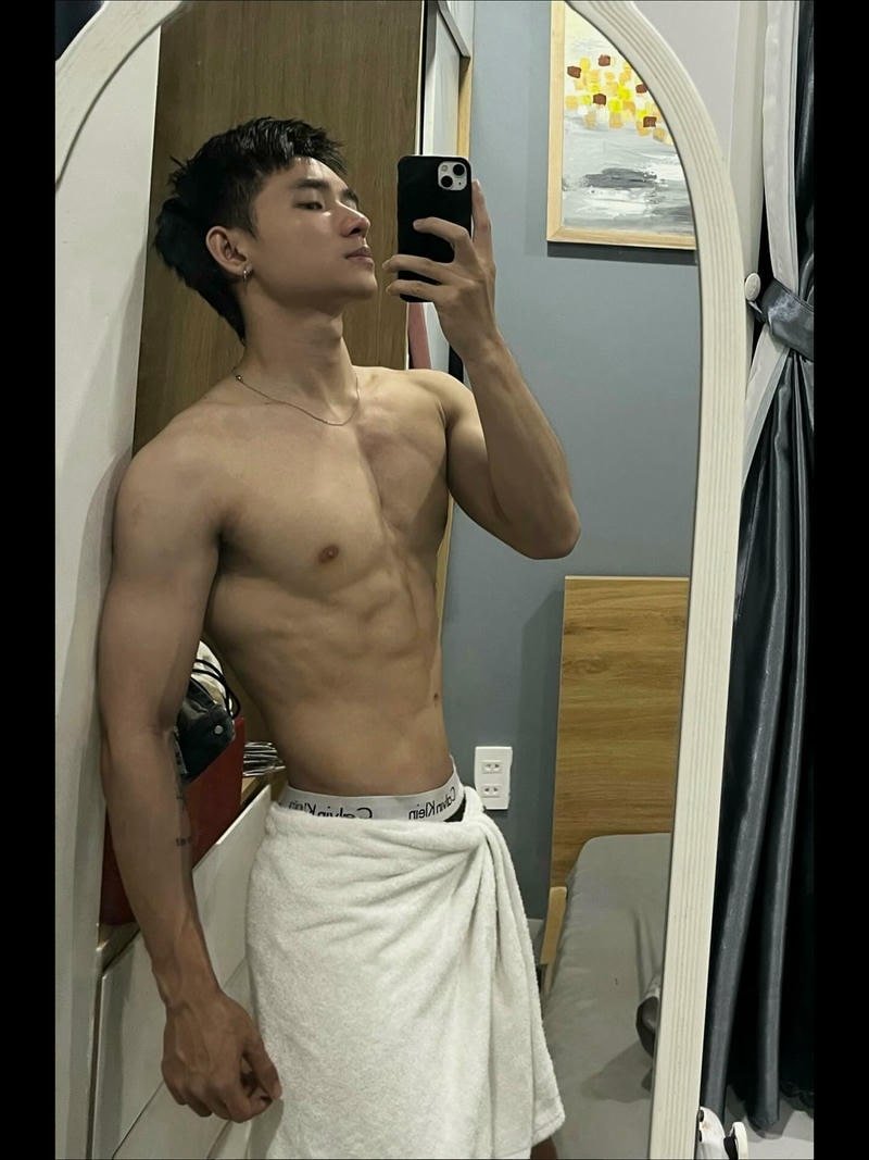 Ngắm ảnh trai đẹp 6 múi săn miễn phí