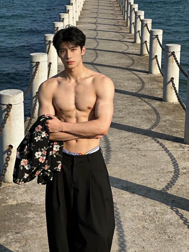 Ngắm ảnh trai đẹp 6 múi thu hút