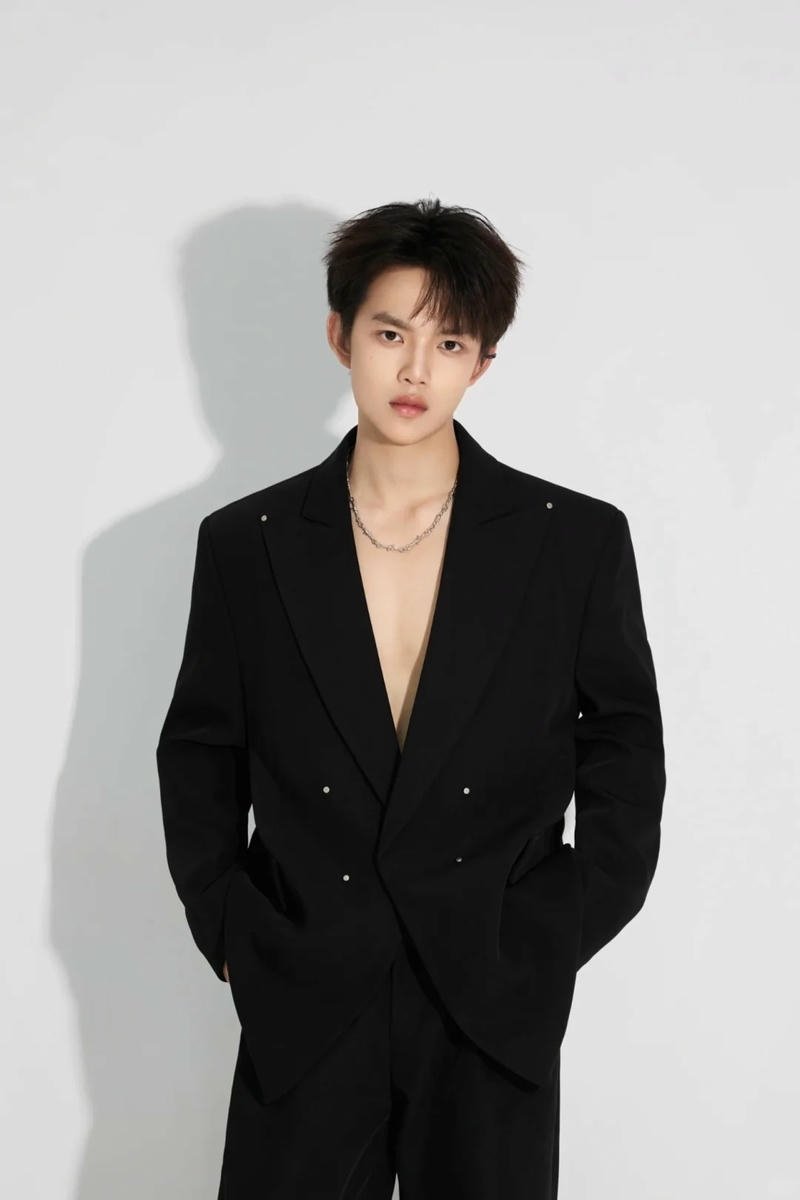 Ngắm hình ảnh trai đẹp mặc vest mới nhất