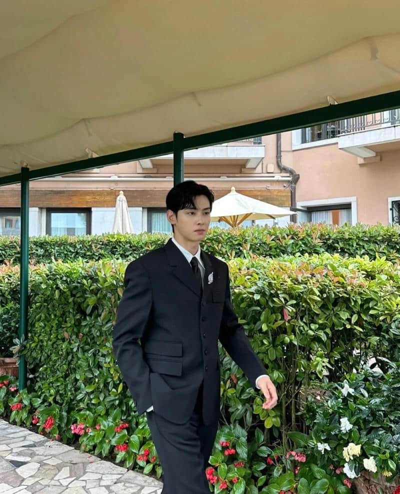 Tải hình ảnh trai đẹp mặc vest chất lượng cao