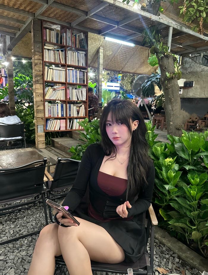 gái 2k8 đẳng cấp