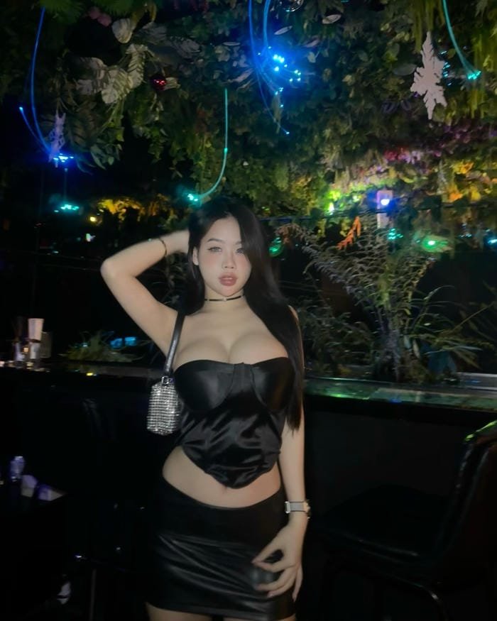 gái 2k8 đơn giản