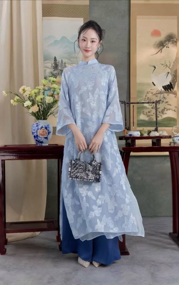 gái xinh áo dài tết chất