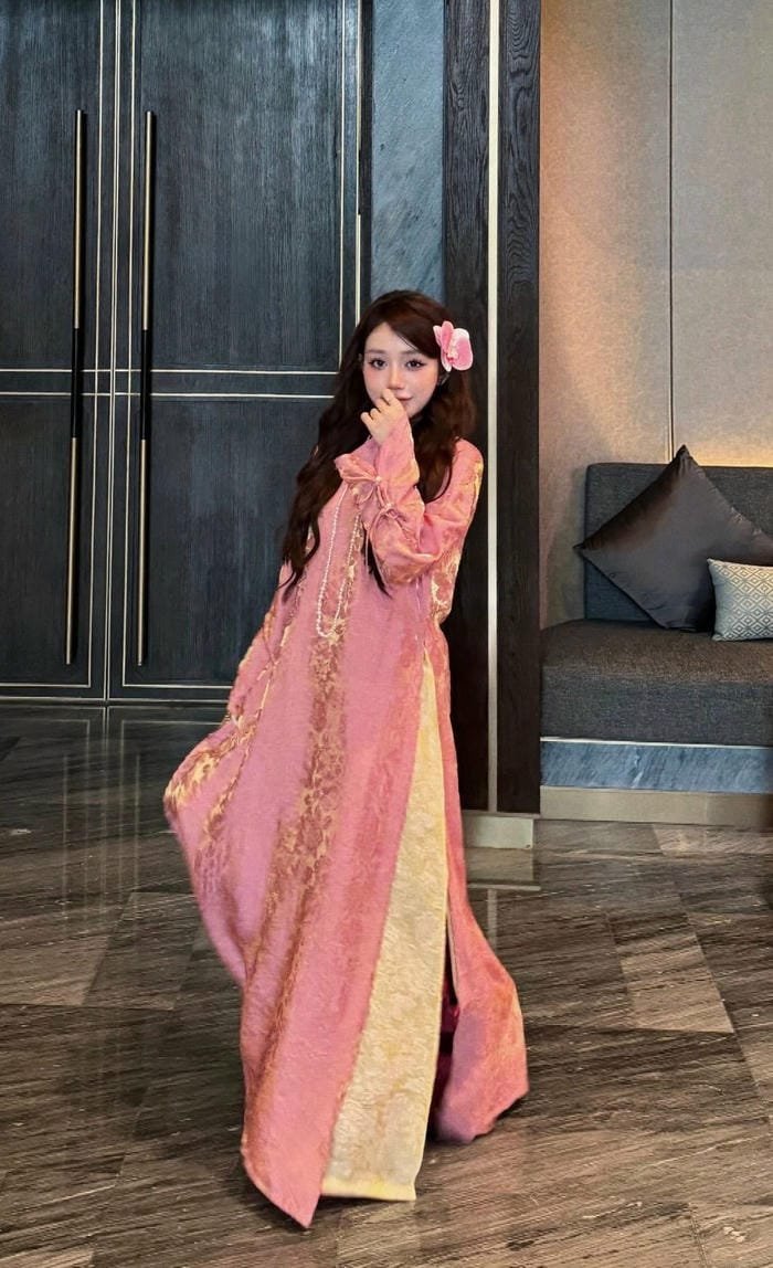 gái xinh áo dài tết hiện đại