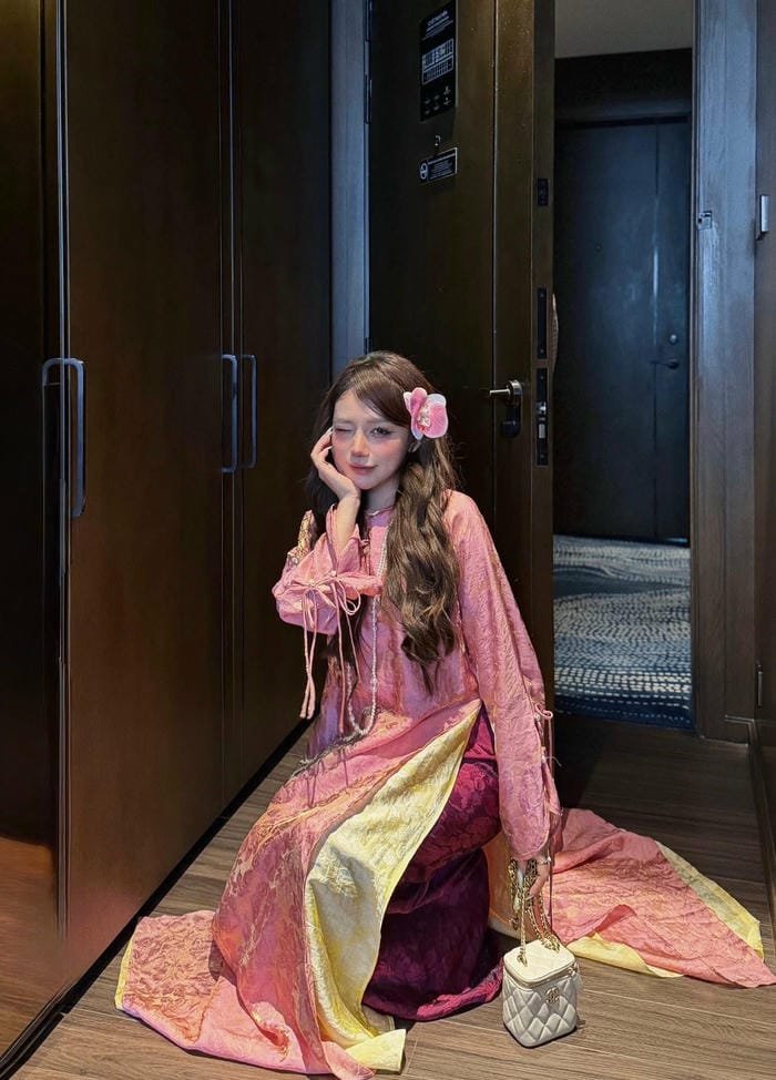 gái xinh áo dài tết tinh tế