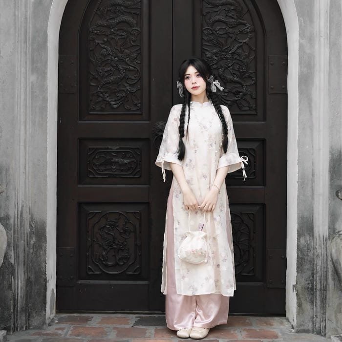 gái xinh áo dài tết truyền thống