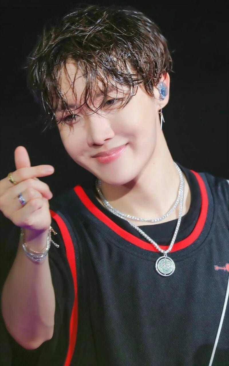 ảnh j-hope thời trang