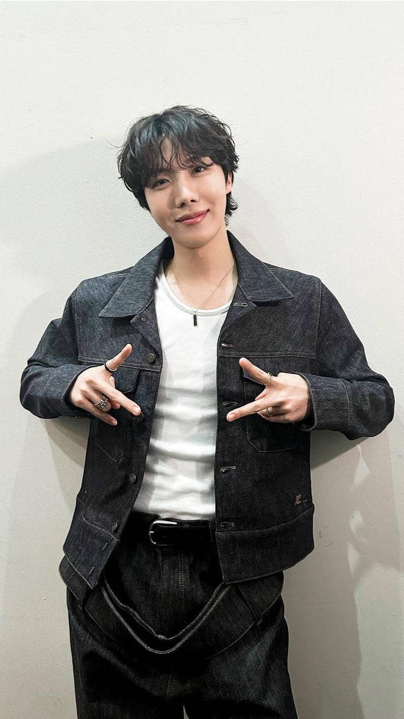 ảnh j-hope trẻ trung