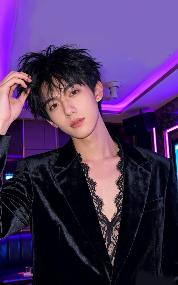 Ảnh trai đẹp 18 tuổi ánh mắt