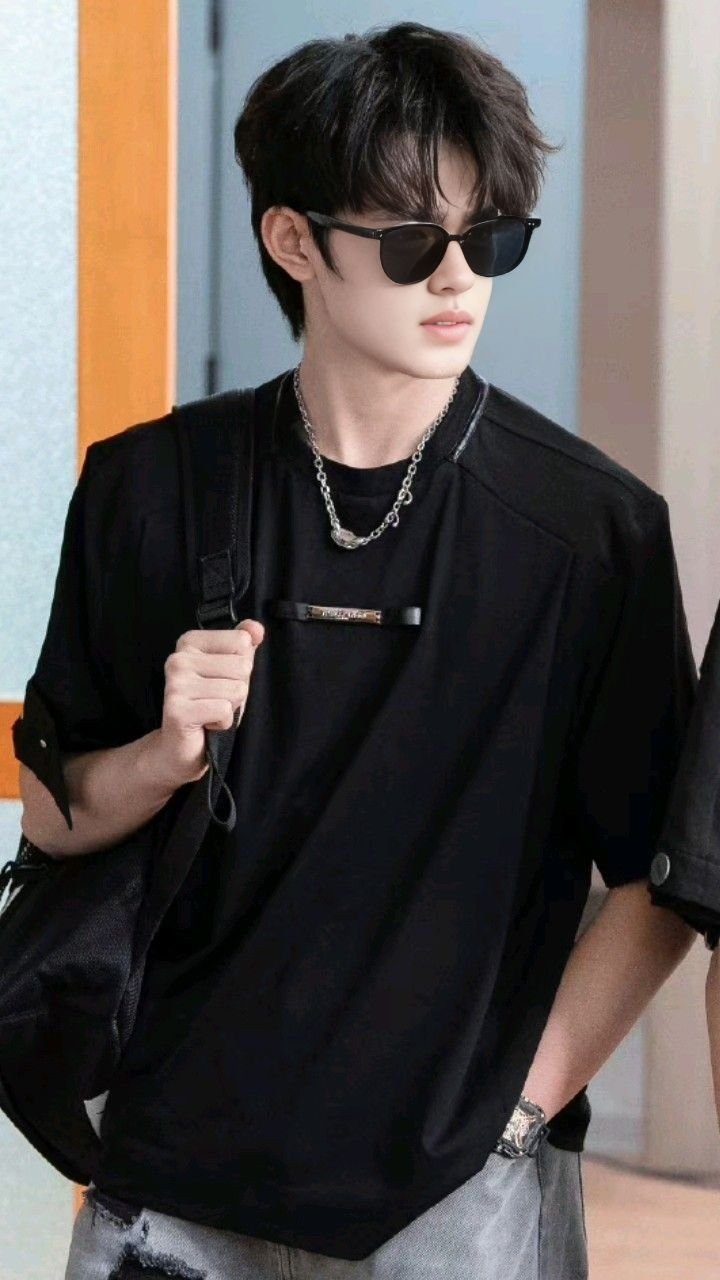 Ảnh trai đẹp đeo kính ngầu