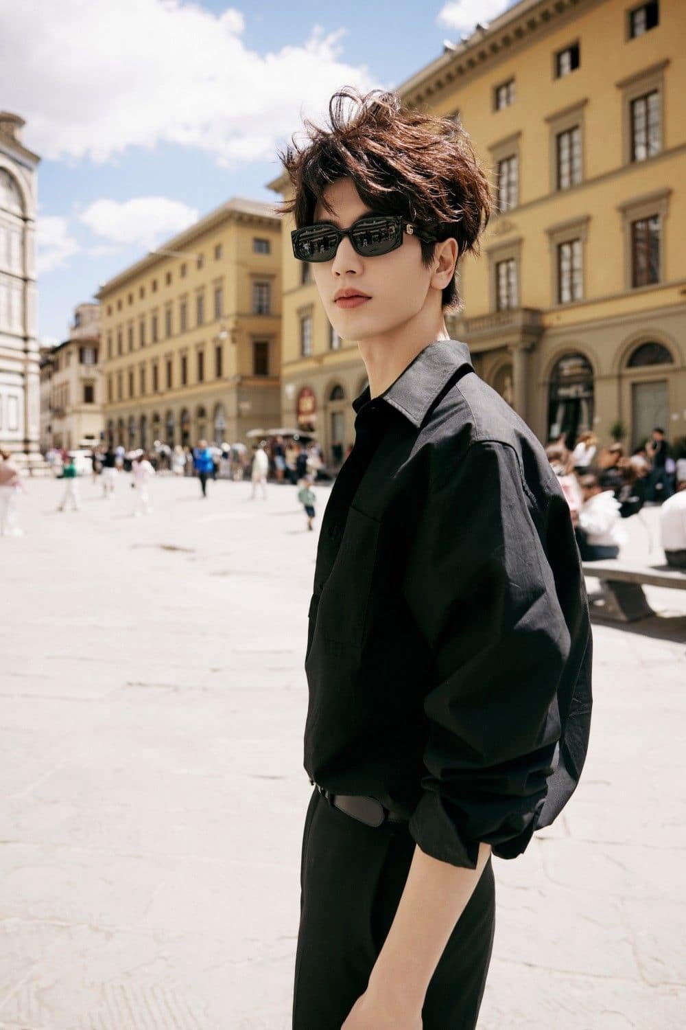 Ảnh trai đẹp đeo kính ngầu