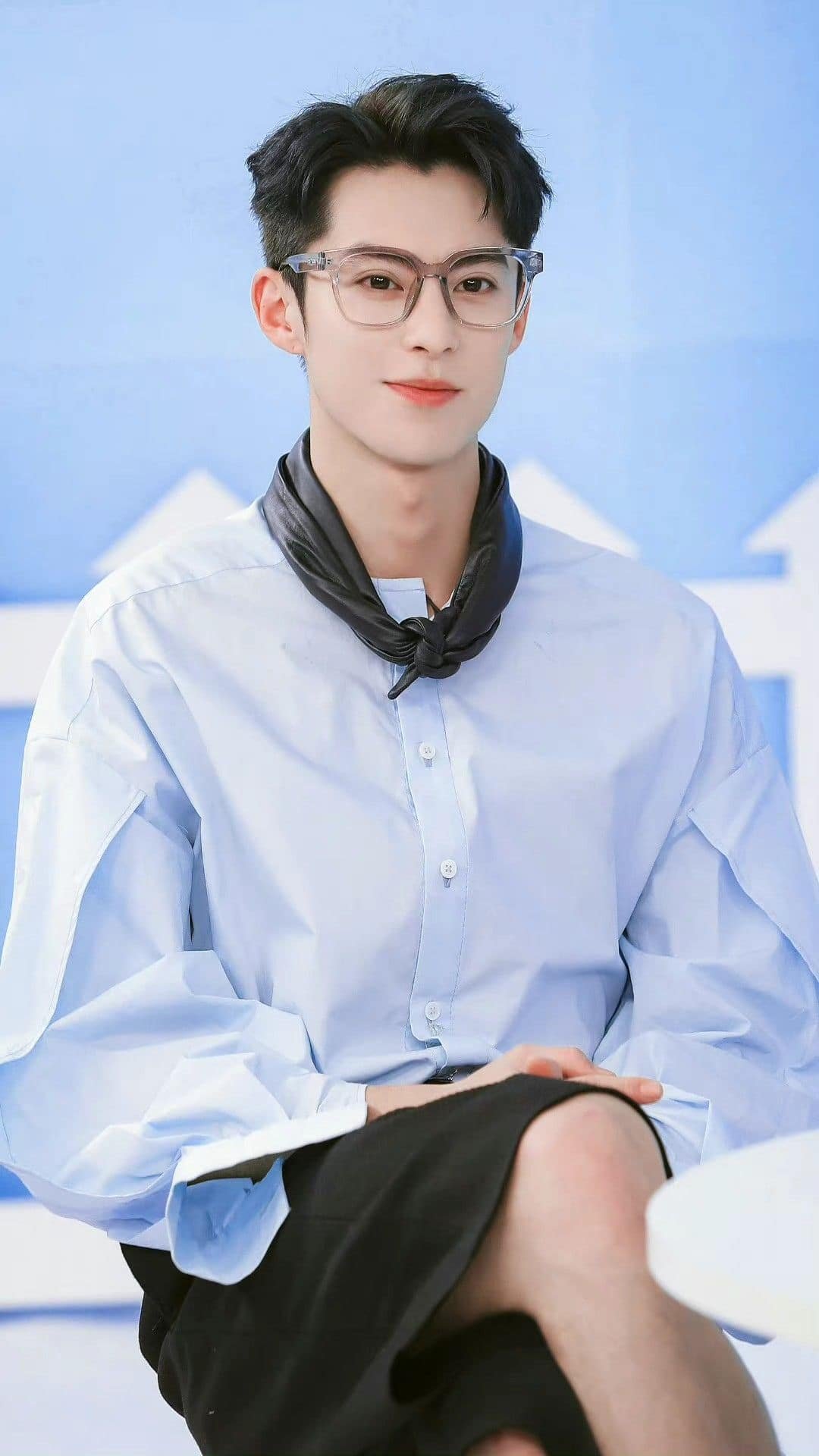 Ảnh trai đẹp đeo kính