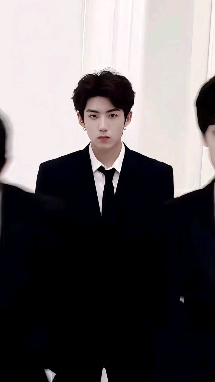 ảnh trai mặc vest thời thượng