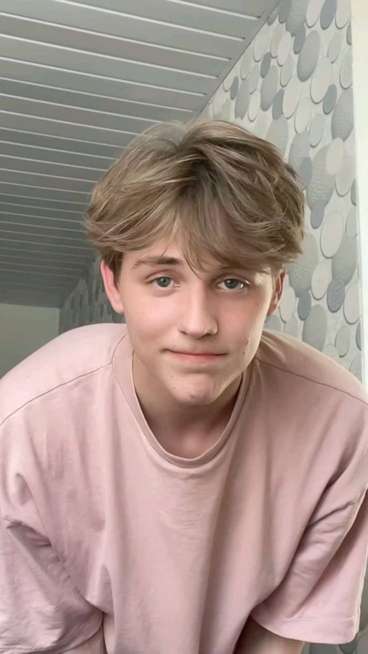 ảnh trai tây gương mặt nam tính