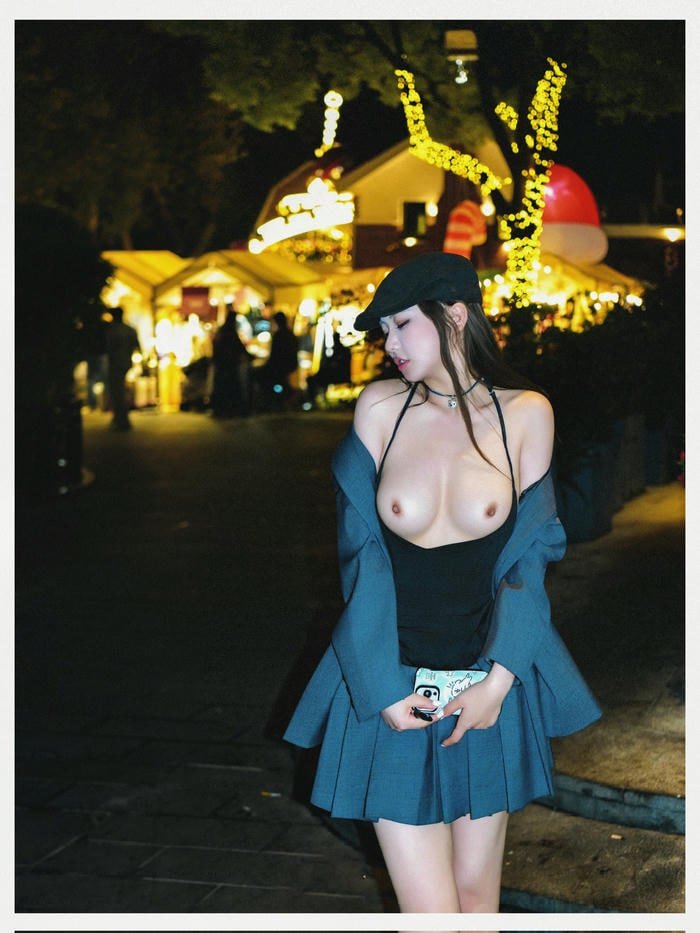 Ảnh sex không che gái xinh vú khủng