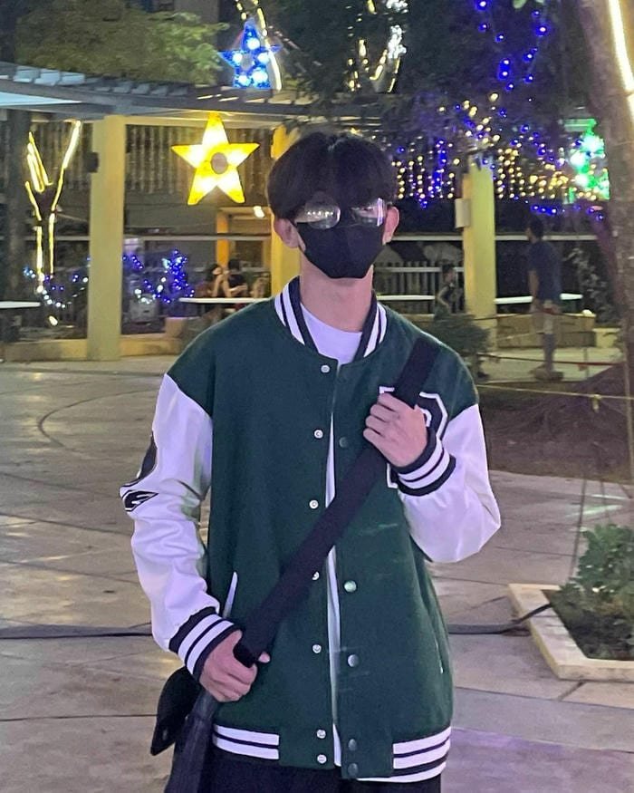 ảnh trai đẹp che mặt selfie