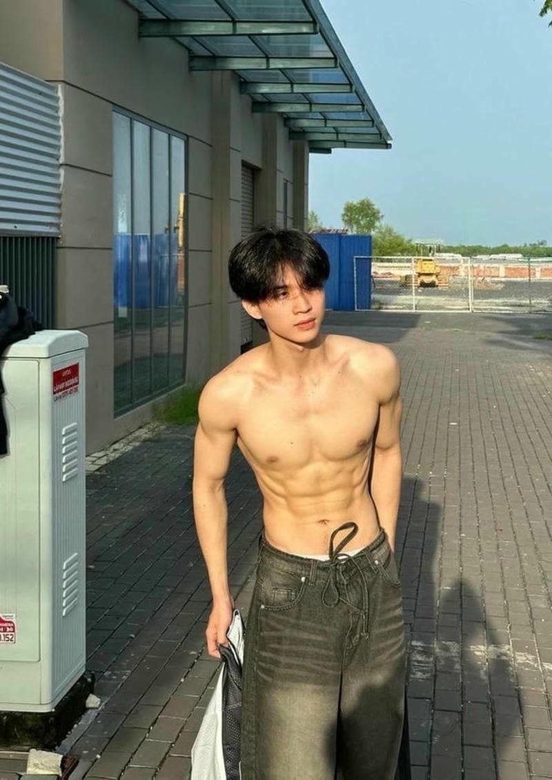 ảnh trai đẹp cơ bắp hiện đại
