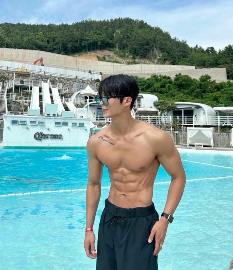 ảnh trai đẹp cơ bắp tập gym