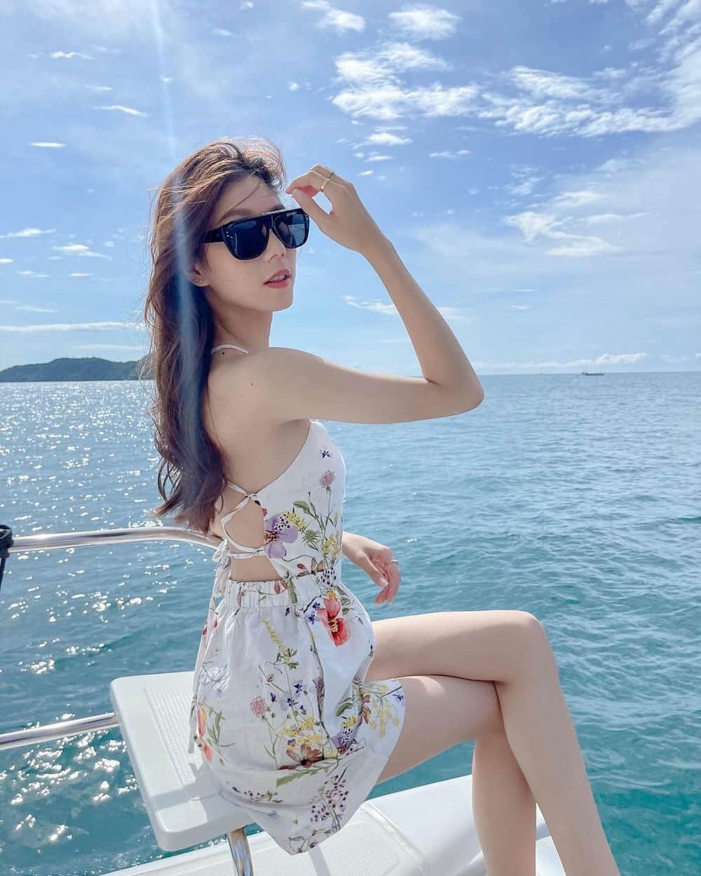 gái xinh gợi cảm nhẹ