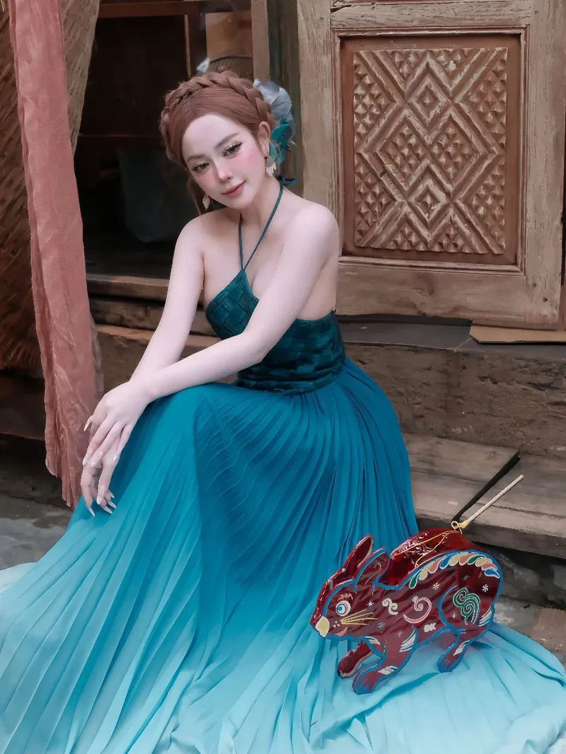 ảnh gái xinh mặc yếm da trắng