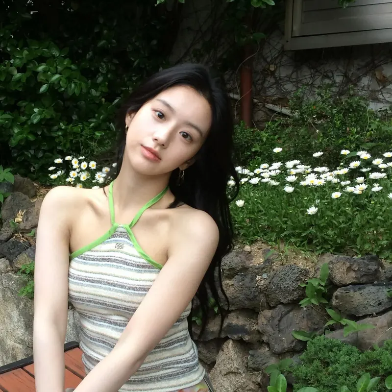 ảnh gái xinh mặc yếm phong cách 2025