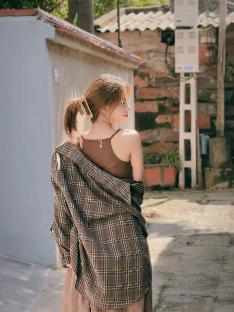 ảnh gái xinh quay lưng cực đẹp