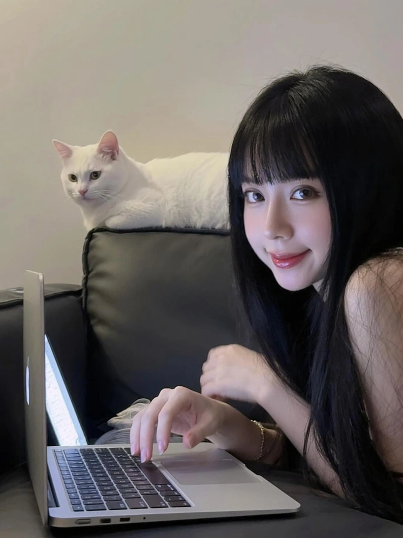 cô gái xinh đẹp nhất việt nam