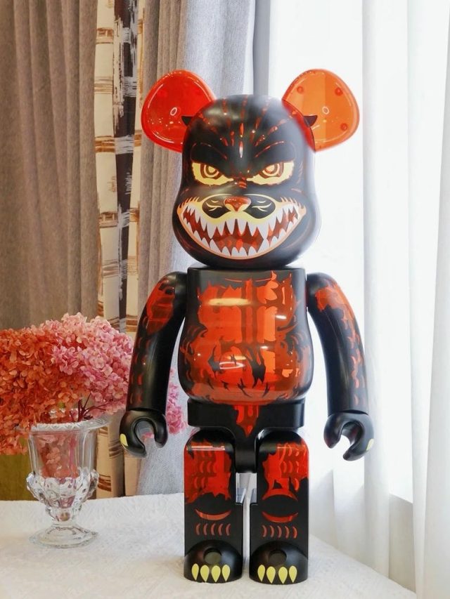 hình nền bearbrick đen