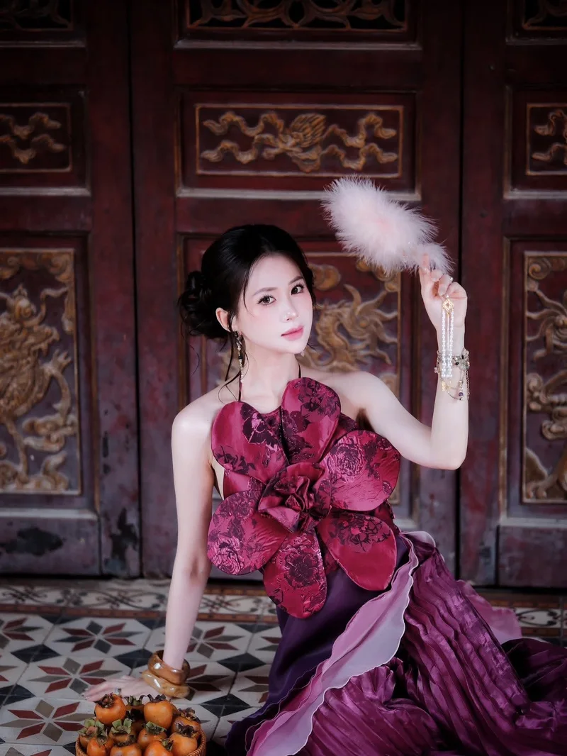 gái đẹp mặc áo yếm