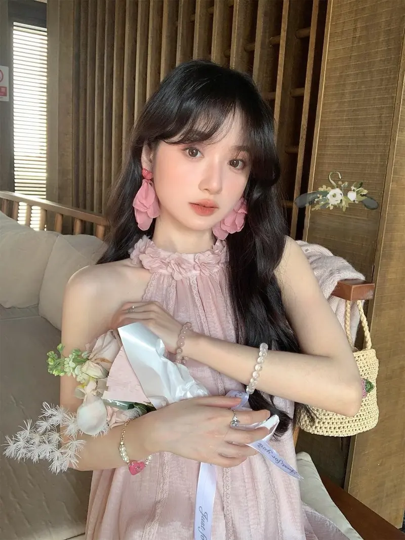 gái xinh mặc pinky cute