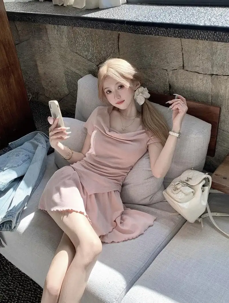 gái xinh mặc pinky nhẹ nhàng