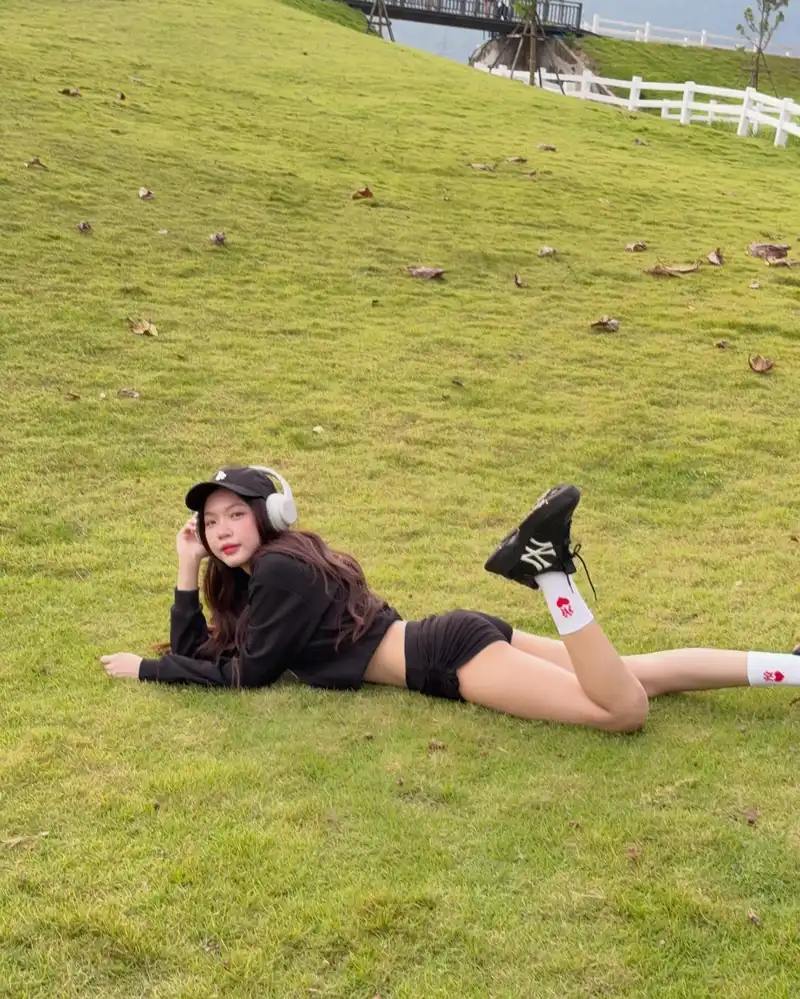 gái xinh mông to full hd