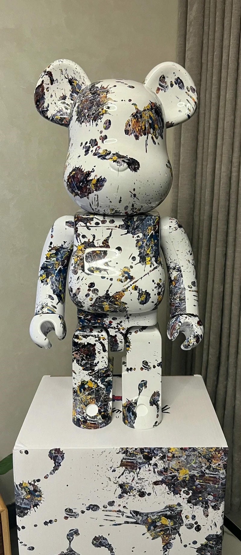 hình nền bearbrick lv