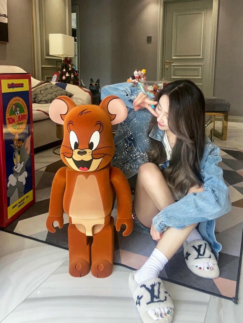 hình nền đt bearbrick