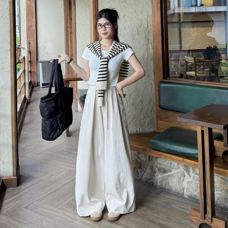 ảnh gái mặc đồ công sở