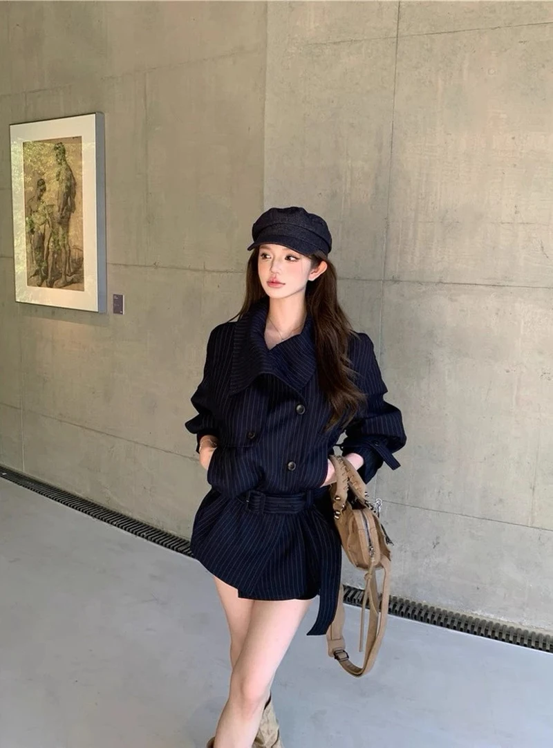 ảnh gái xinh công sở mặc váy ngắn