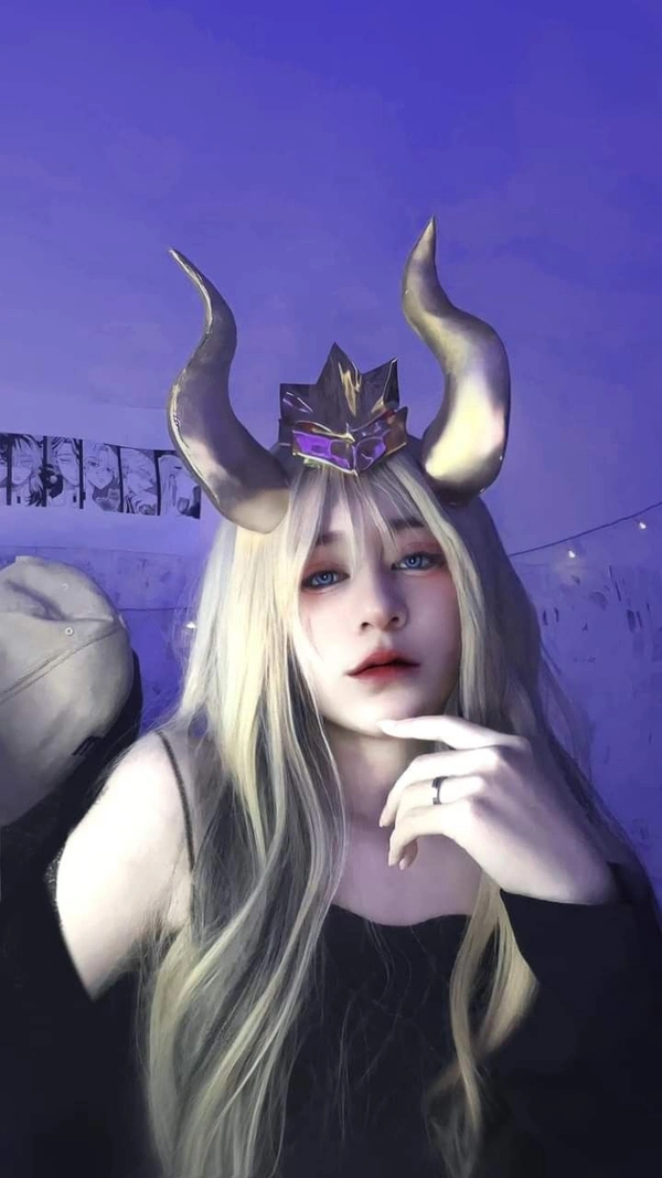 ảnh gái xinh cosplay Free Fire tạo dáng cực ngầu