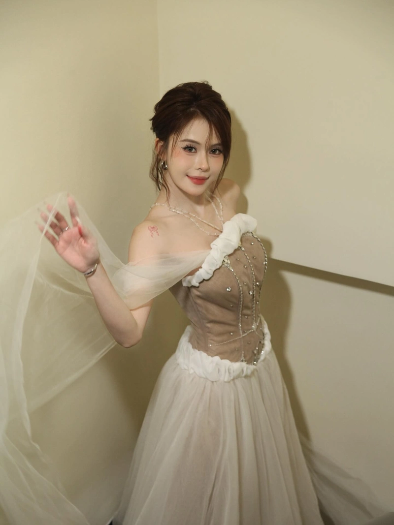 ảnh gái xinh da trắng hd