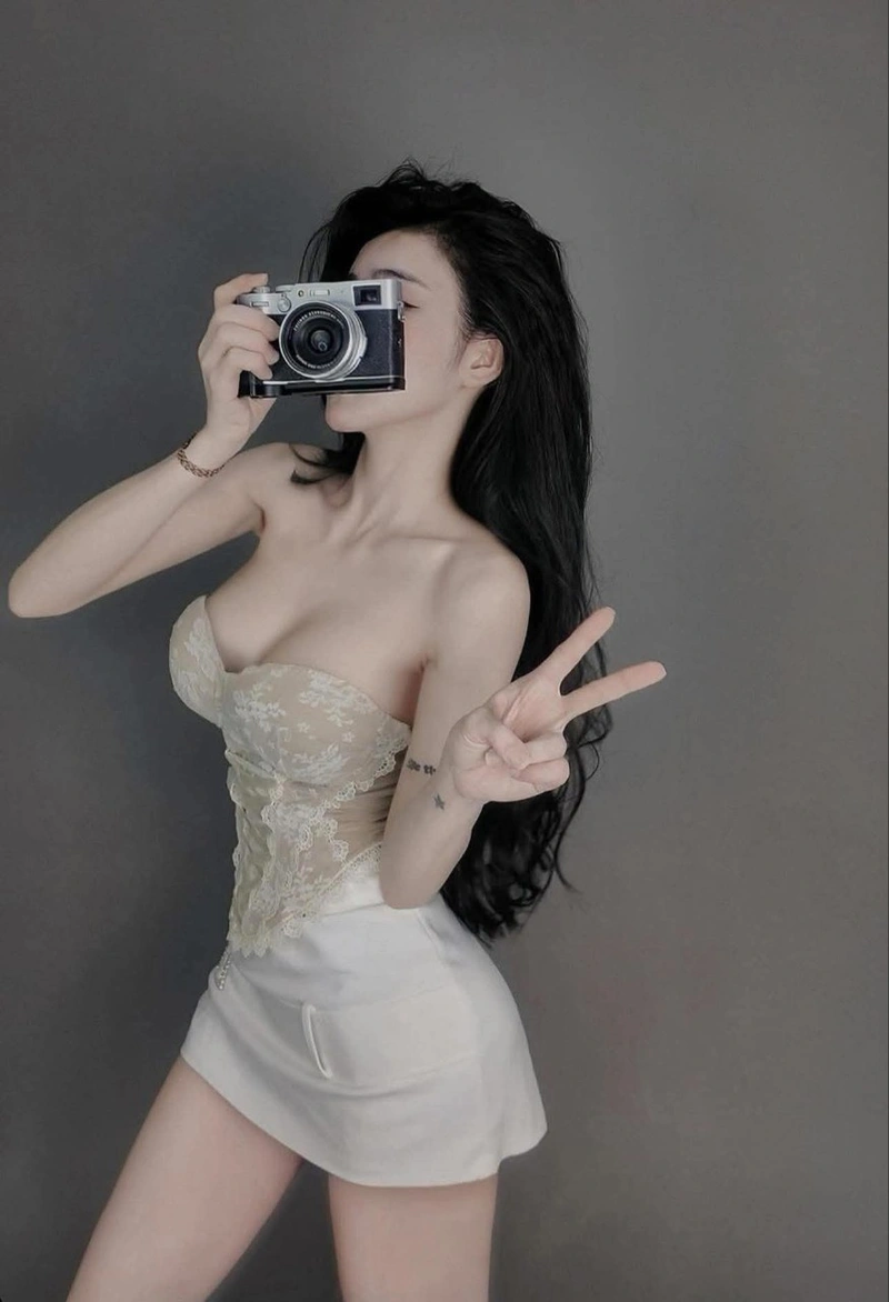 anh gái xinh damdang che mặt