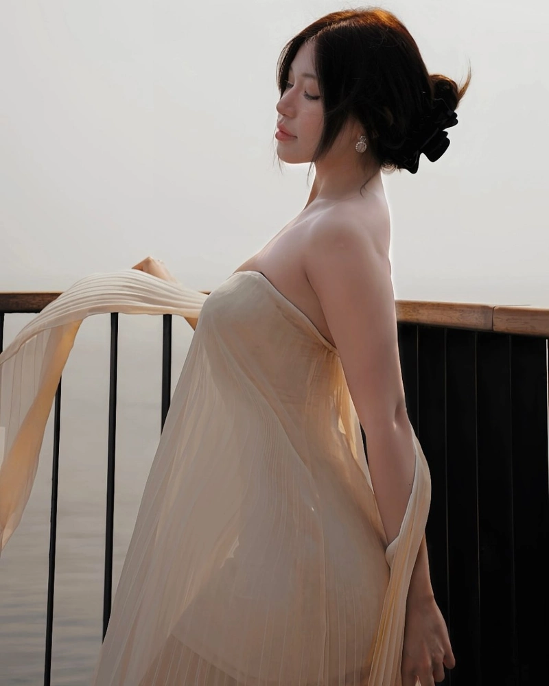 anh gái xinh damdang khoe hàng khủng